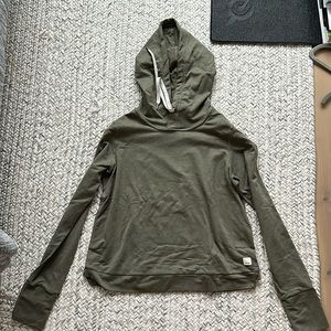 Vuori Halo Essential Hoodie in XS